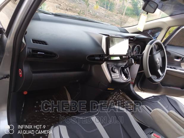 Toyota Wish 2009 Beige