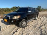 Toyota Hilux 2000 Black for sale