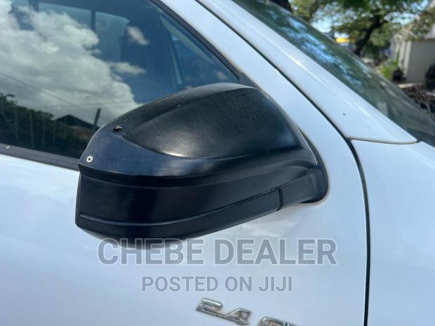 Toyota Hilux 2019 Pearl