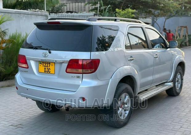 Toyota Fortuner 2007 Silver
