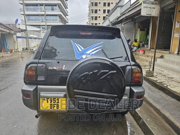 Toyota RAV4 Automatic 2000 Black