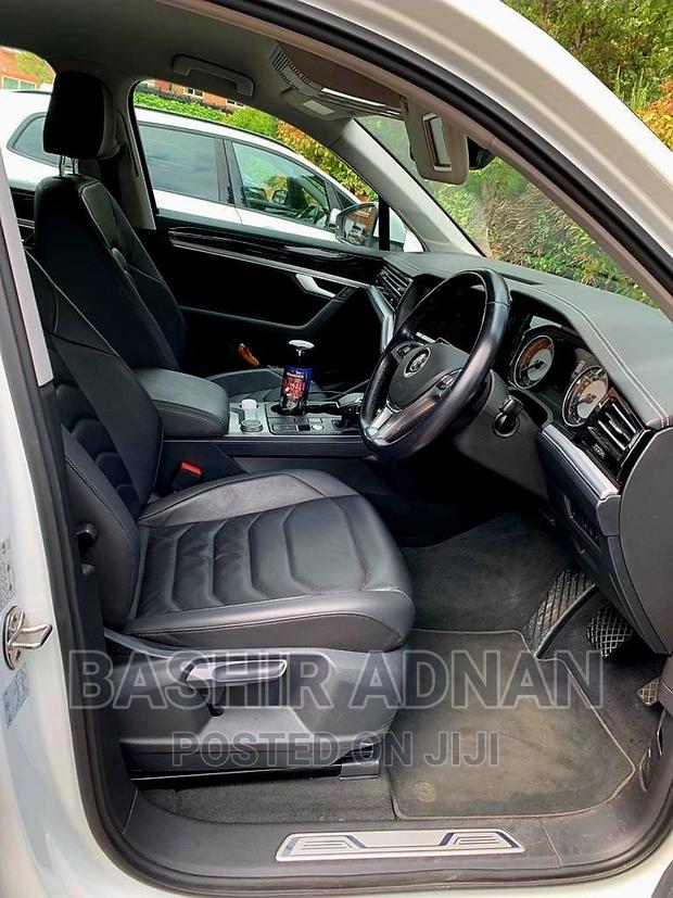 Volkswagen Touareg 2019 White