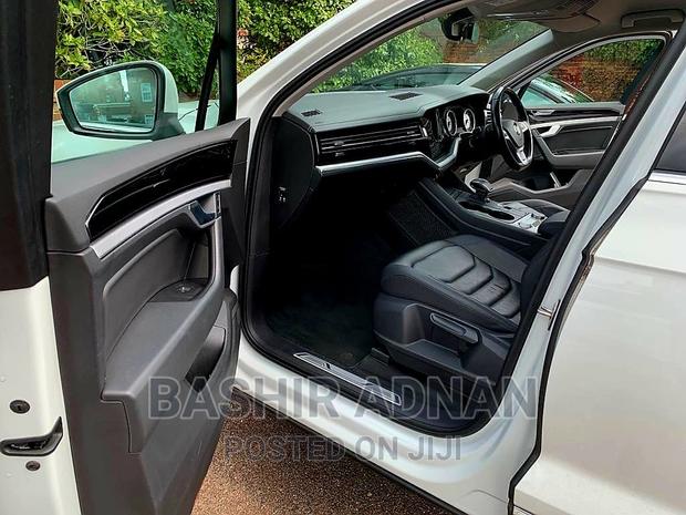 Volkswagen Touareg 2019 White