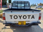 Toyota Hilux 2000 White for sale