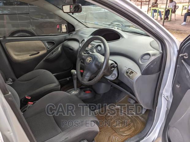 Toyota Vitz 1.5 FWD 3dr 2003 Silver