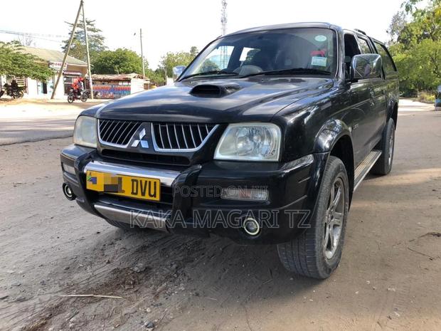 Mitsubishi L200 2005 Black