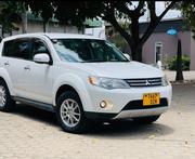 Mitsubishi Outlander 2009 White for sale