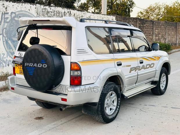 Toyota Land Cruiser Prado 2000 Pearl