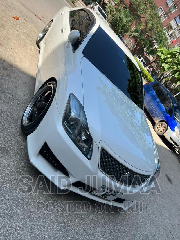 Toyota Crown 2009 White