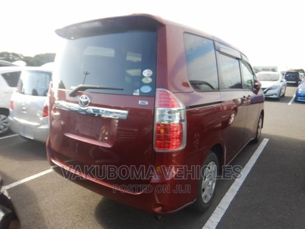 Toyota Noah 2007 Burgundy