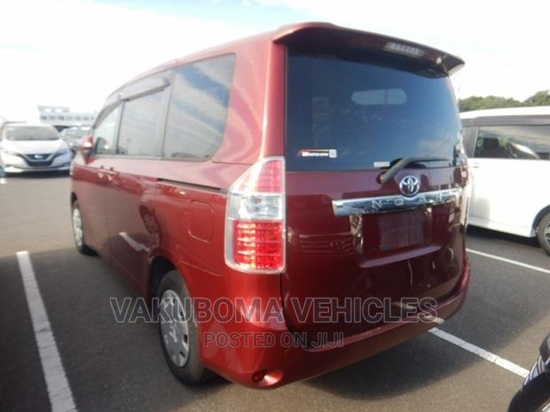 Toyota Noah 2007 Burgundy