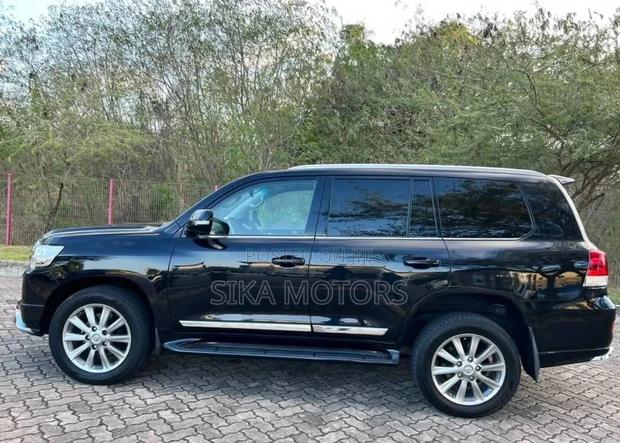 Toyota Land Cruiser 4.5 V8 VXR 2017 Black