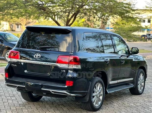 Toyota Land Cruiser 4.5 V8 VXR 2017 Black