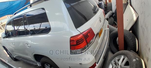 Toyota Land Cruiser Prado 2010 White