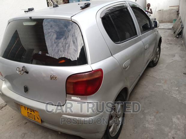 Toyota Vitz 1.3 FWD 5dr 2002 Silver
