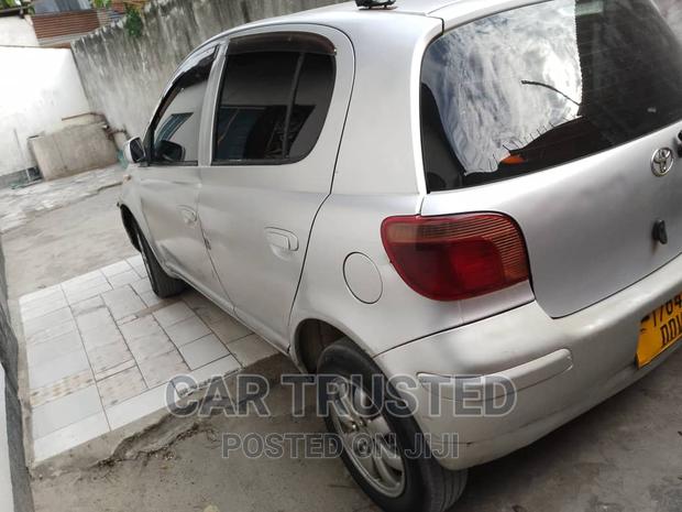 Toyota Vitz 1.3 FWD 5dr 2002 Silver