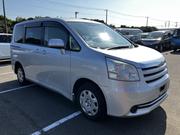 Toyota Noah 2007 Silver for sale