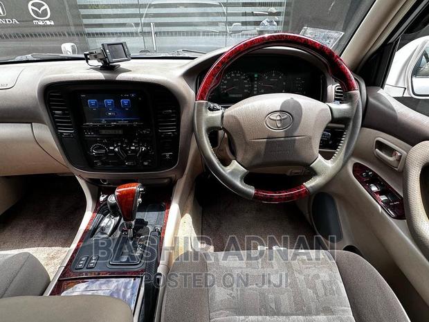 Toyota Land Cruiser 2000 Silver