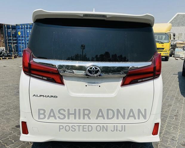 Toyota Alphard 2021 Pearl