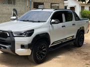 Toyota Hilux Rogue 4x4 2018 Pearl for sale