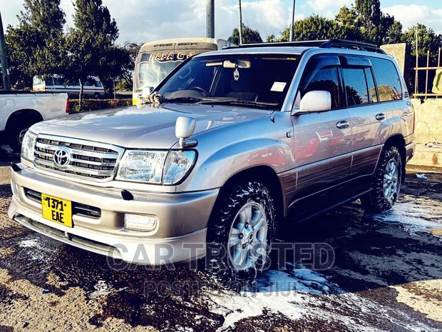Toyota Land Cruiser HDJ 100 2003 Silver