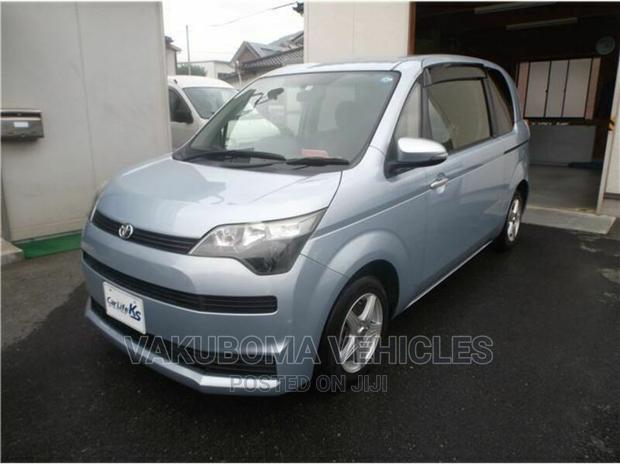 Toyota Spade 2013 Blue