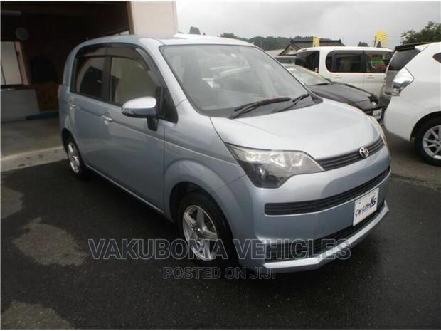 Toyota Spade 2013 Blue