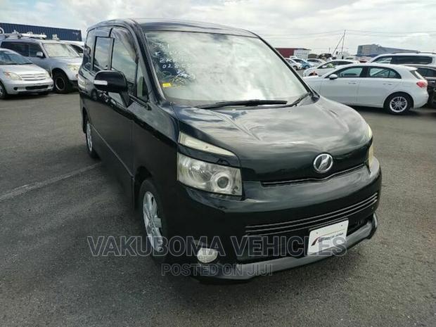 Toyota Voxy 2010 Black