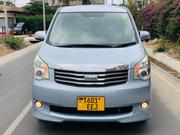 Toyota Noah 2.0 158hp AWD (7 Seater) 2012 Silver for sale
