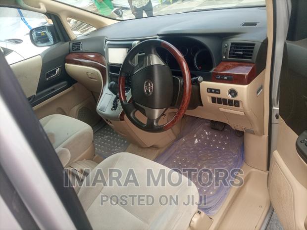 Toyota Vellfire 2008 Silver