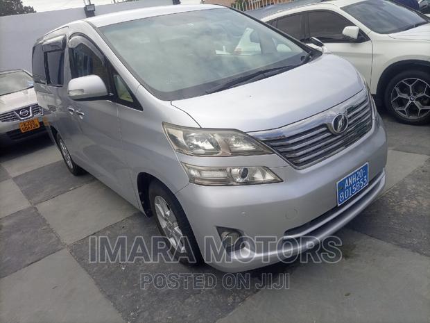 Toyota Vellfire 2008 Silver
