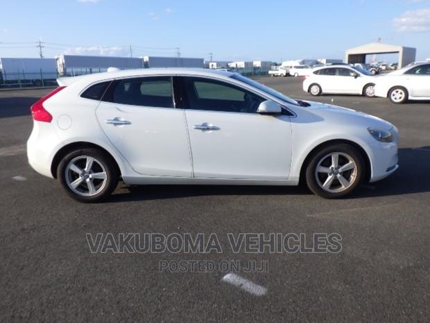 Volvo V40 2014 Pearl