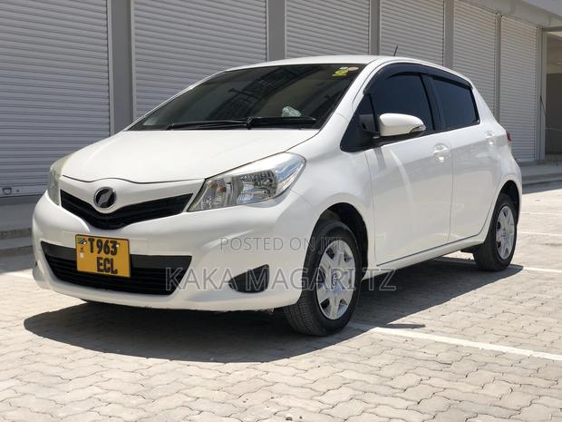 Toyota Vitz 2012 White