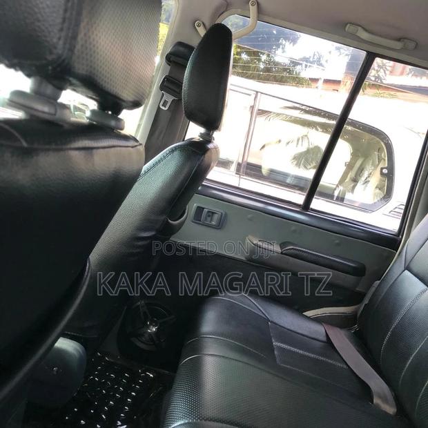 Toyota Land Cruiser 2013 Blue