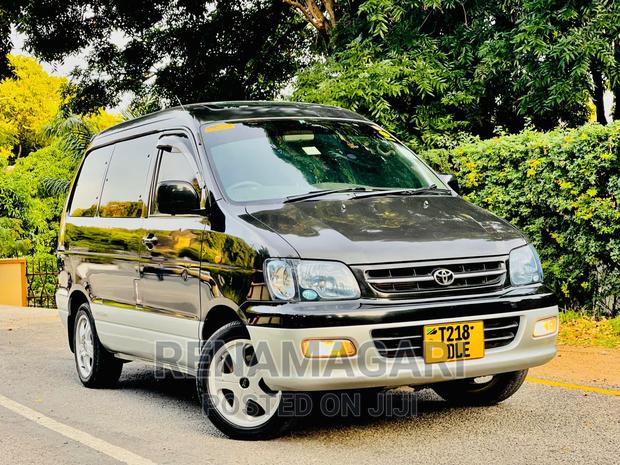 Toyota Noah 2005 Black