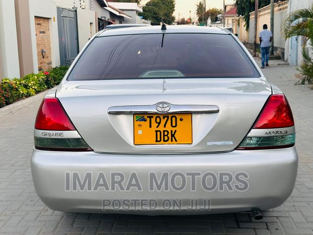 Toyota Mark II 2002 Silver
