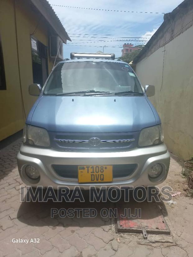 Toyota Noah 2003 Blue