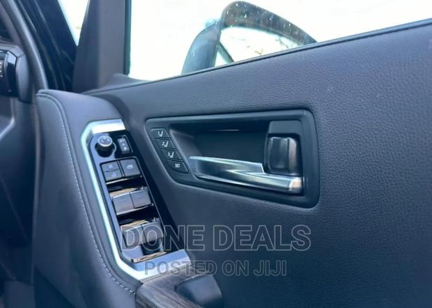 Toyota Land Cruiser 2023 Black