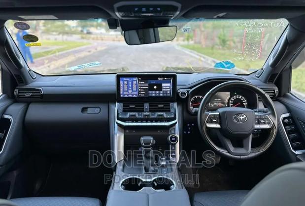 Toyota Land Cruiser 2023 Black