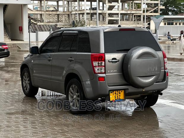 Suzuki Escudo 2007 Gray