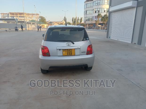 Toyota IST 2004 Silver