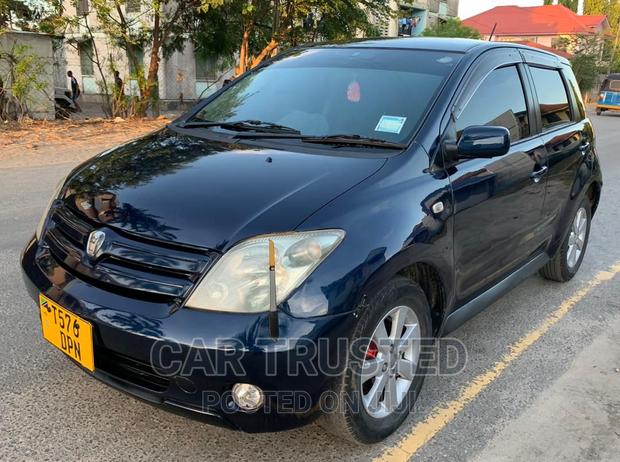 Toyota IST 2003 Blue