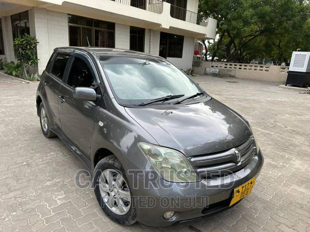 Toyota IST 2003 Gray