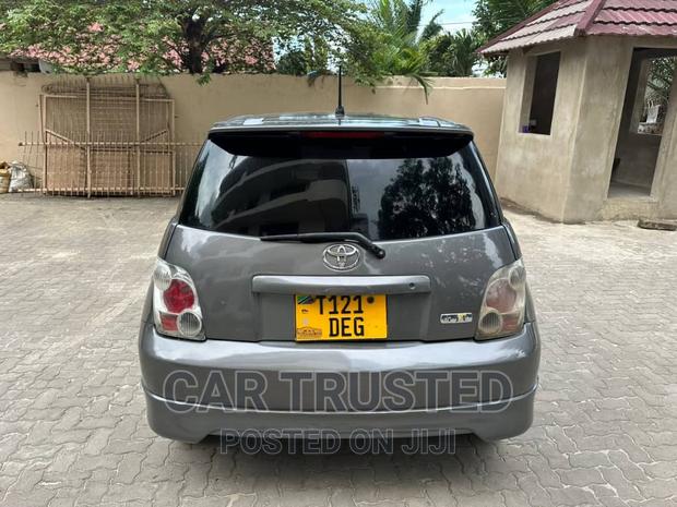 Toyota IST 2003 Gray