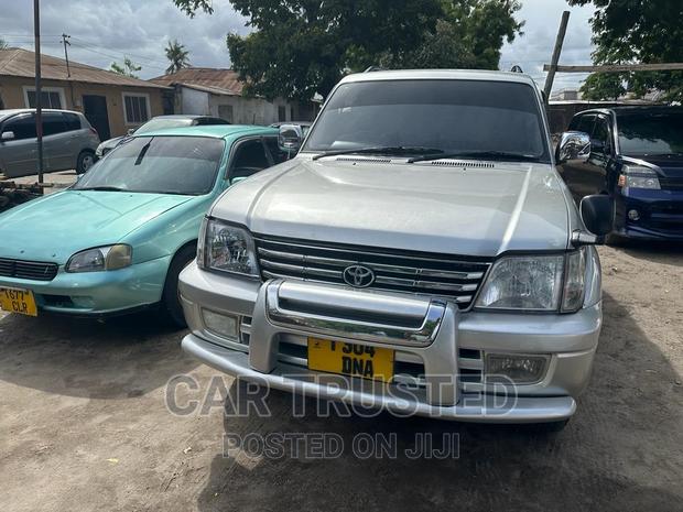 Toyota Land Cruiser Prado 2.7 16V 3dr 1999 Silver