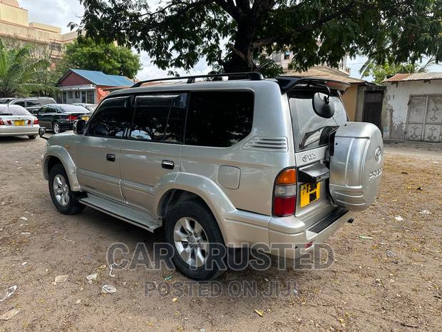 Toyota Land Cruiser Prado 2.7 16V 3dr 1999 Silver