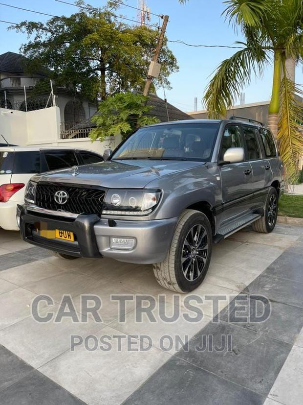 Toyota Land Cruiser HDJ 100 2003 Silver
