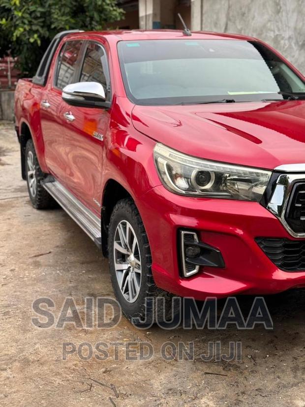 Toyota Hilux 2017 Red