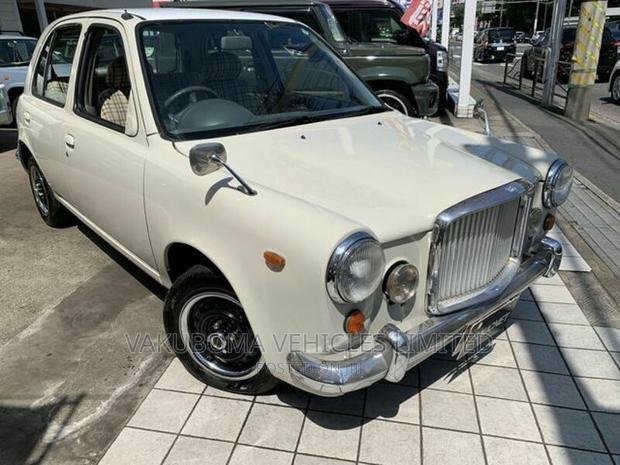 Nissan March 2001 Beige