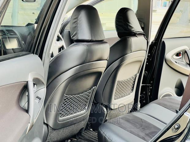 Toyota Vanguard 2010 Black
